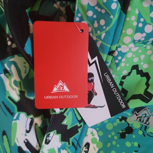 Urban Outdoor Green Kids Hooded Jacket Size 8 Winter Boy or Girl Detachable - Picture 5 of 11